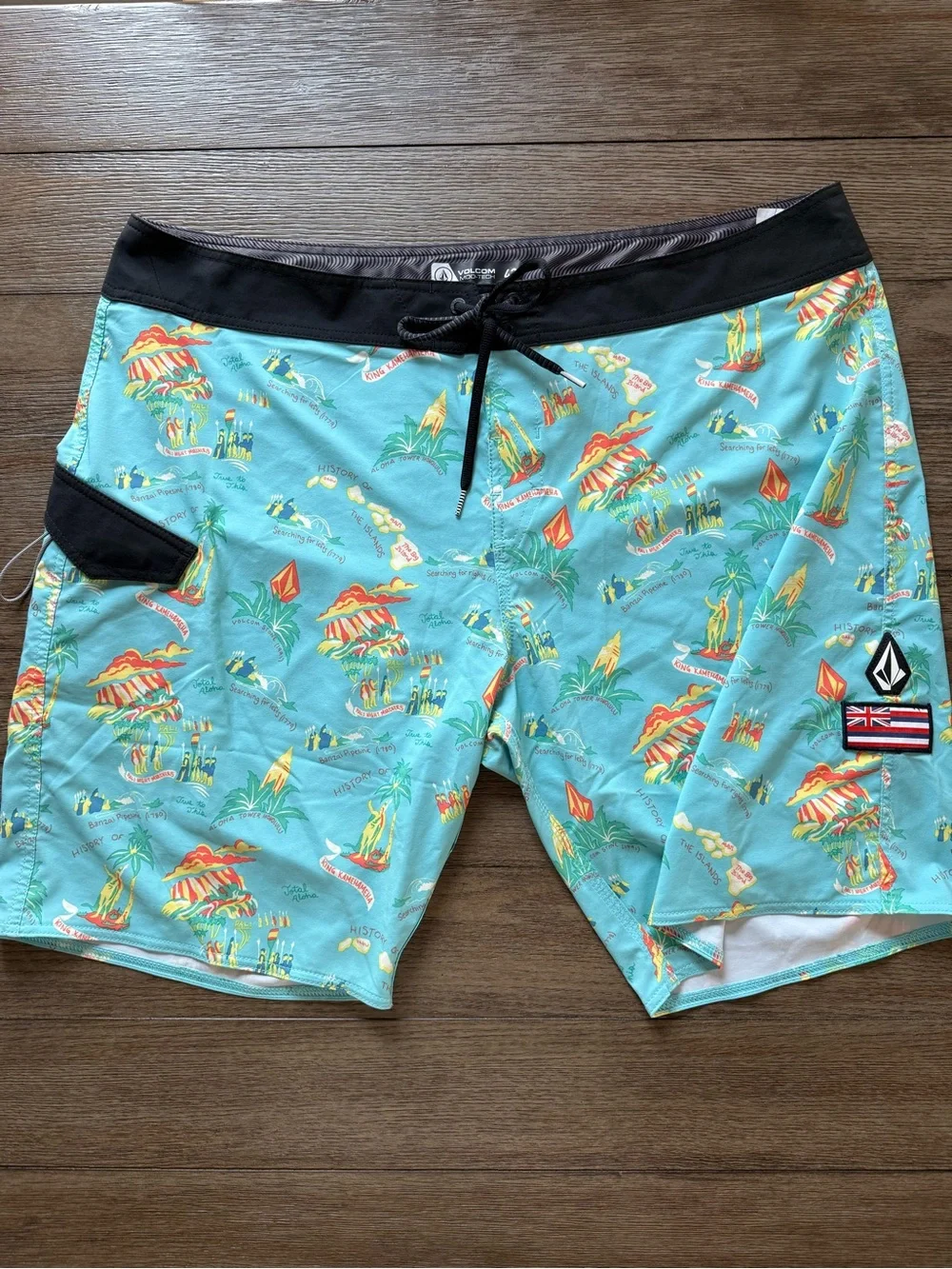 Volcom Men’s Tropical Print Boardshorts - Turquoise & Black